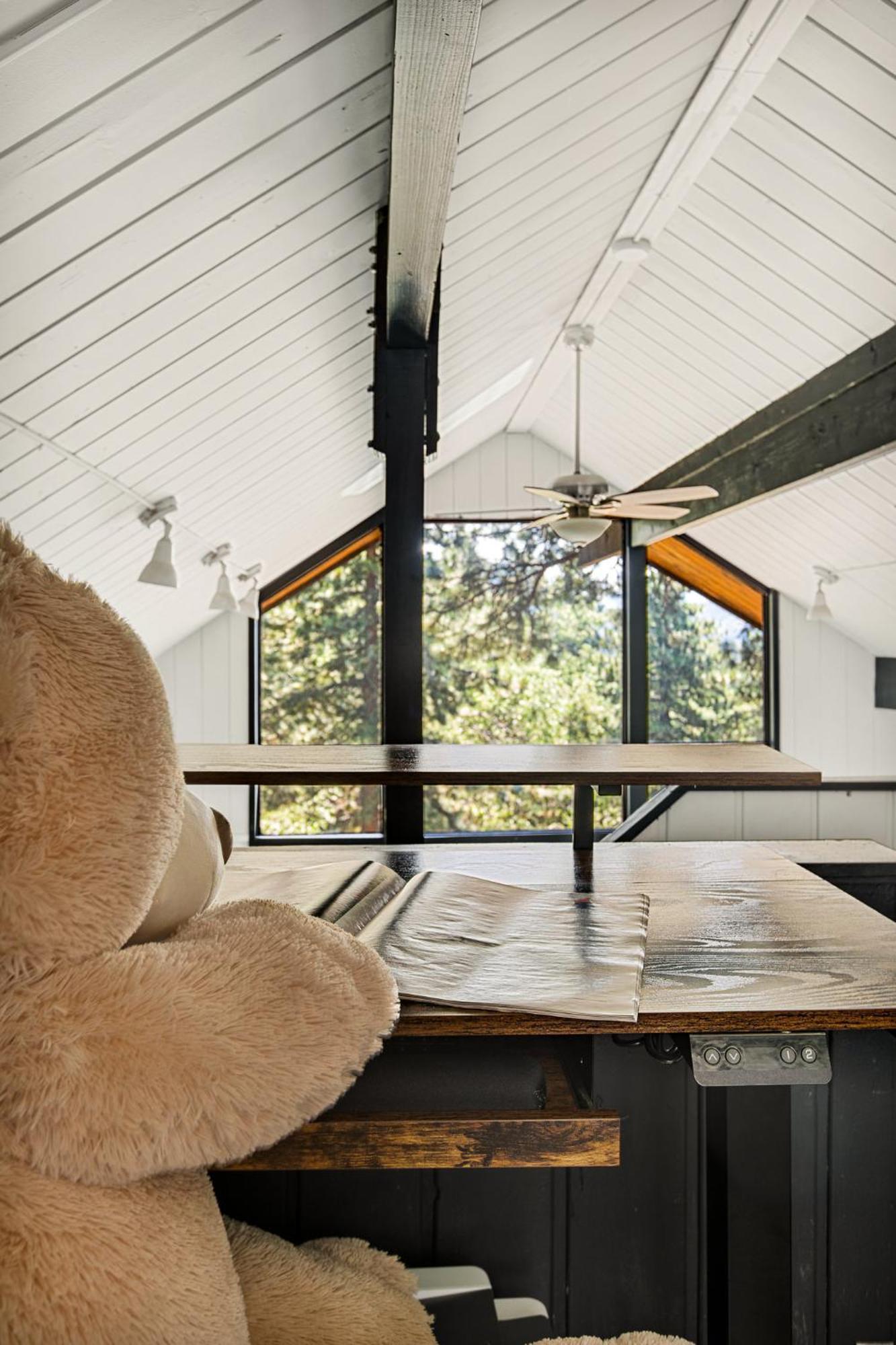 Modern Near Lakes With Forest Views * Running Springs