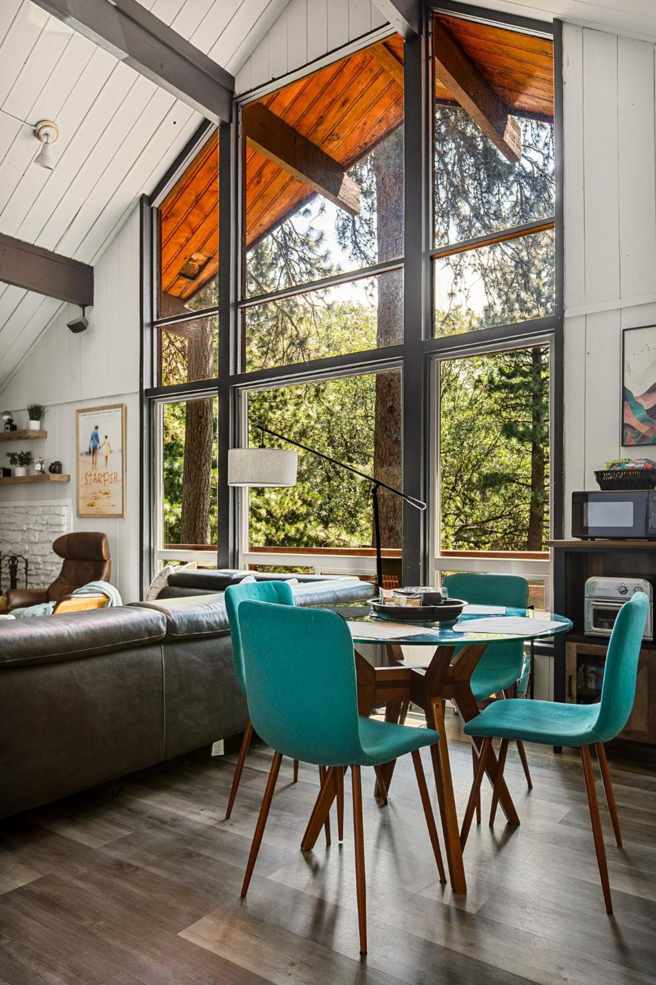 Modern Near Lakes With Forest Views *