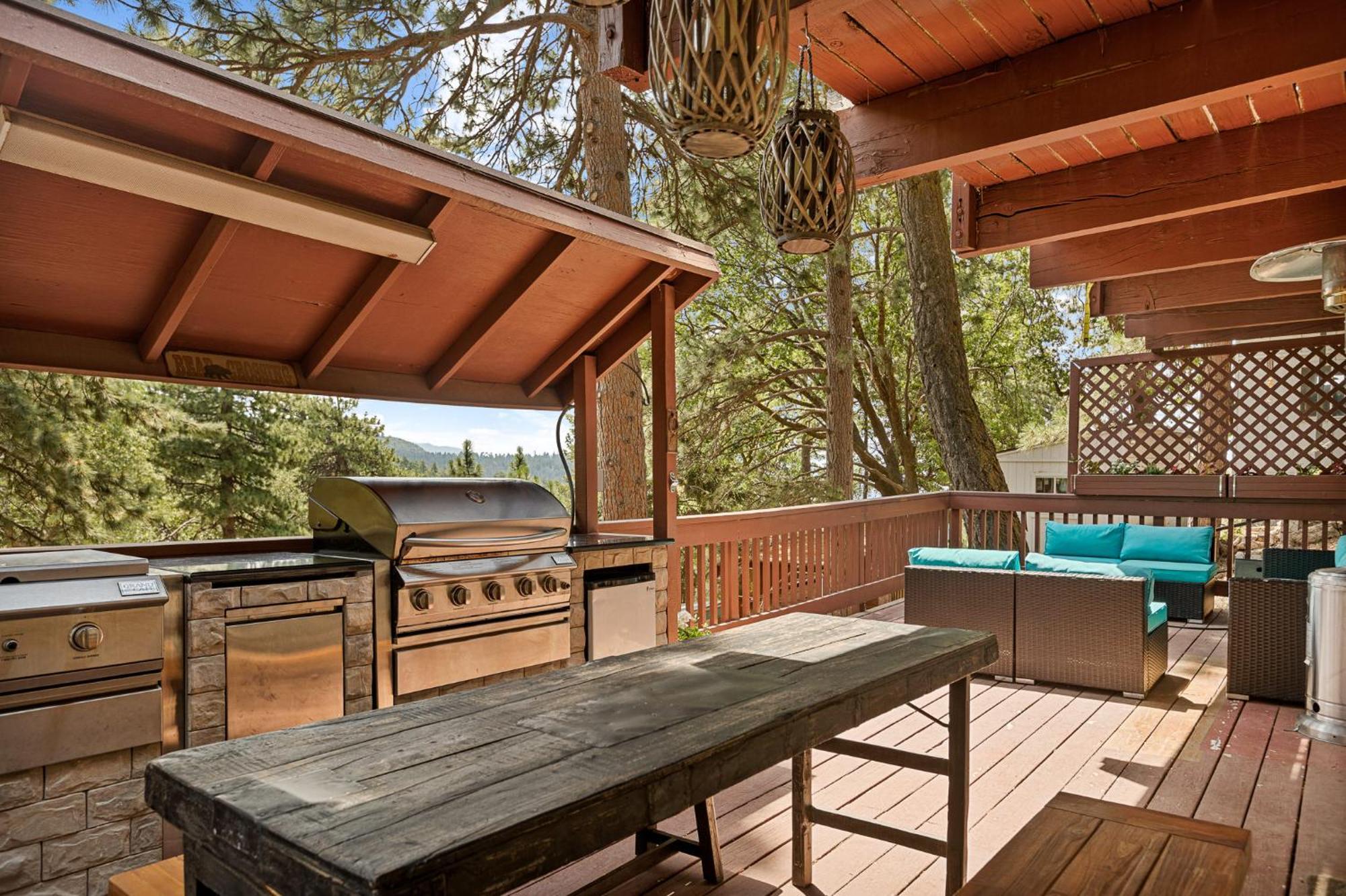Modern Near Lakes With Forest Views Running Springs